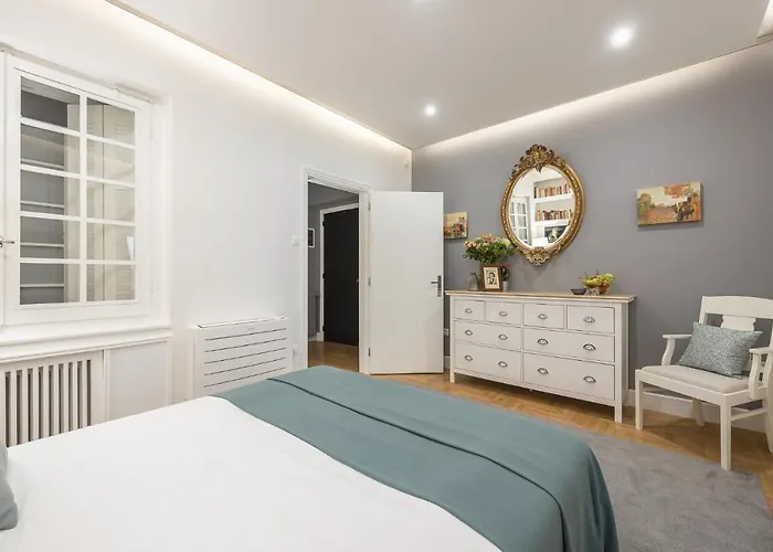 Charming Apartment In Kolonaki, Peridot - Homes